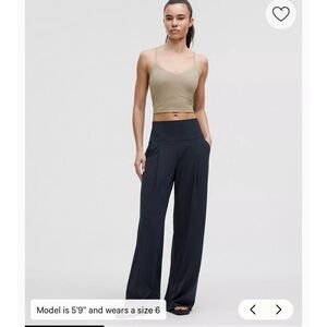 Wide Leg High-Waist Pants in Navy